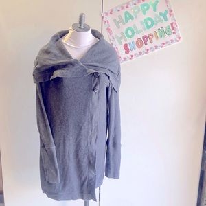 Calvin Kline Performance Size M Long Sleeve with Thumb hole Grey Cotton 2Button